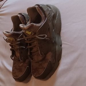 Nike Camo Air Huarache